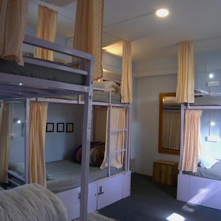 Tag Along 2 0 Hostel ガントク エクステリア 写真